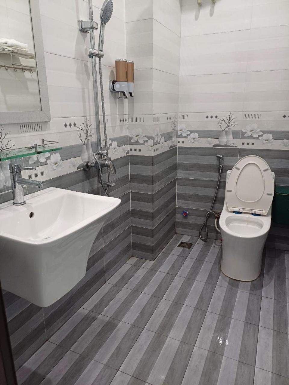 Hotel Hoa Ban Ha Noi ฮานอย ภายนอก รูปภาพ